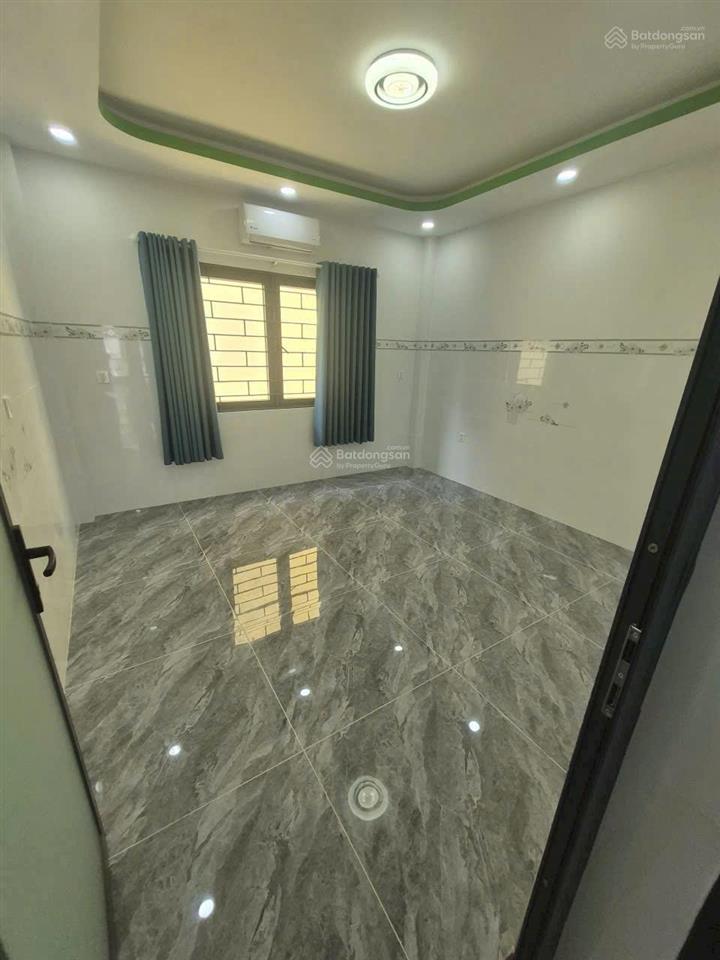 Nhà mới xây 100% 4pn. 3wc  đường số 30 linh đông thủ đức (sát phạm văn đồng)