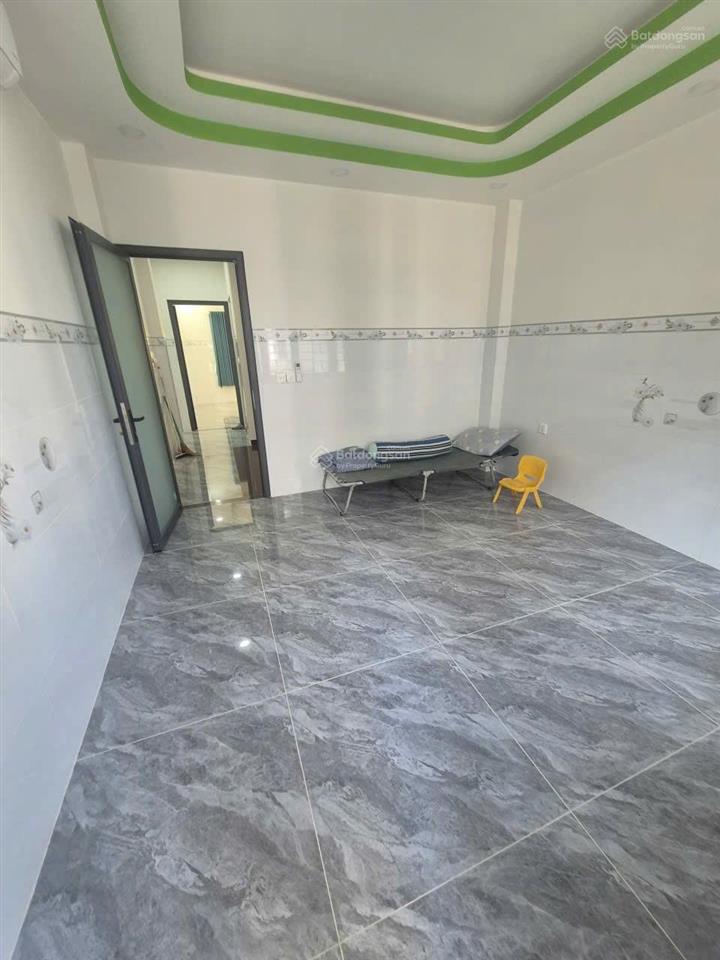 Nhà mới xây 100% 4pn. 3wc  đường số 30 linh đông thủ đức (sát phạm văn đồng)
