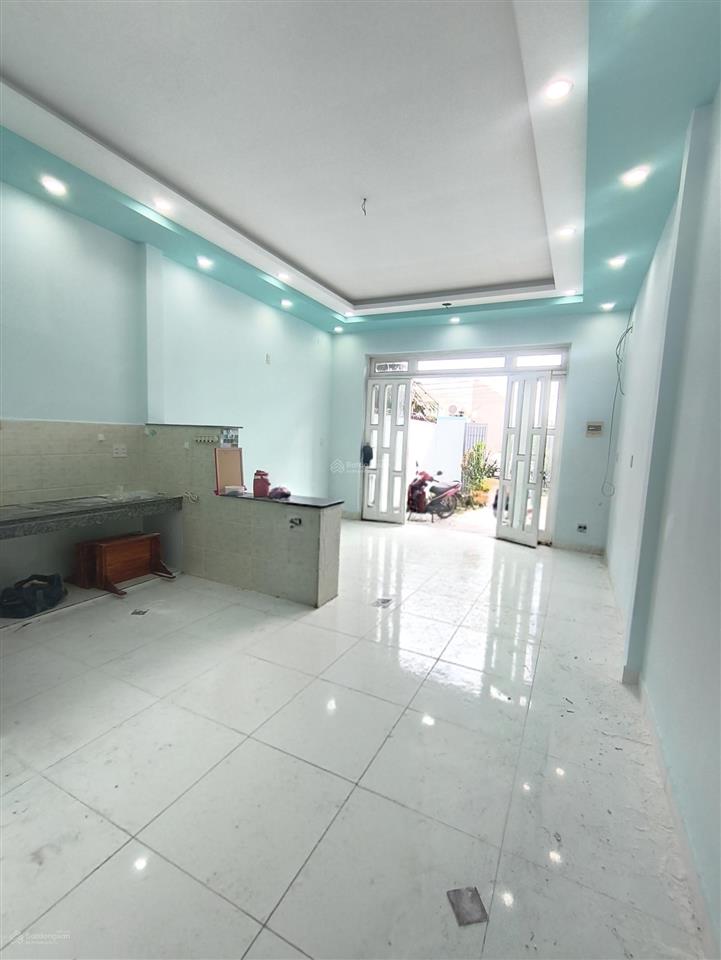 Nhà cấp 4 2pn sân oto  hoàng hữu nam, quận 9 ( gần ngã 3 mỹ thành, khu cnc )