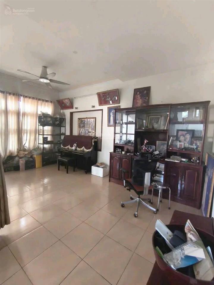 Cho thuê nhà sân vườn mặt tiền kinh doanh  quận 9 (gần lê văn việt)