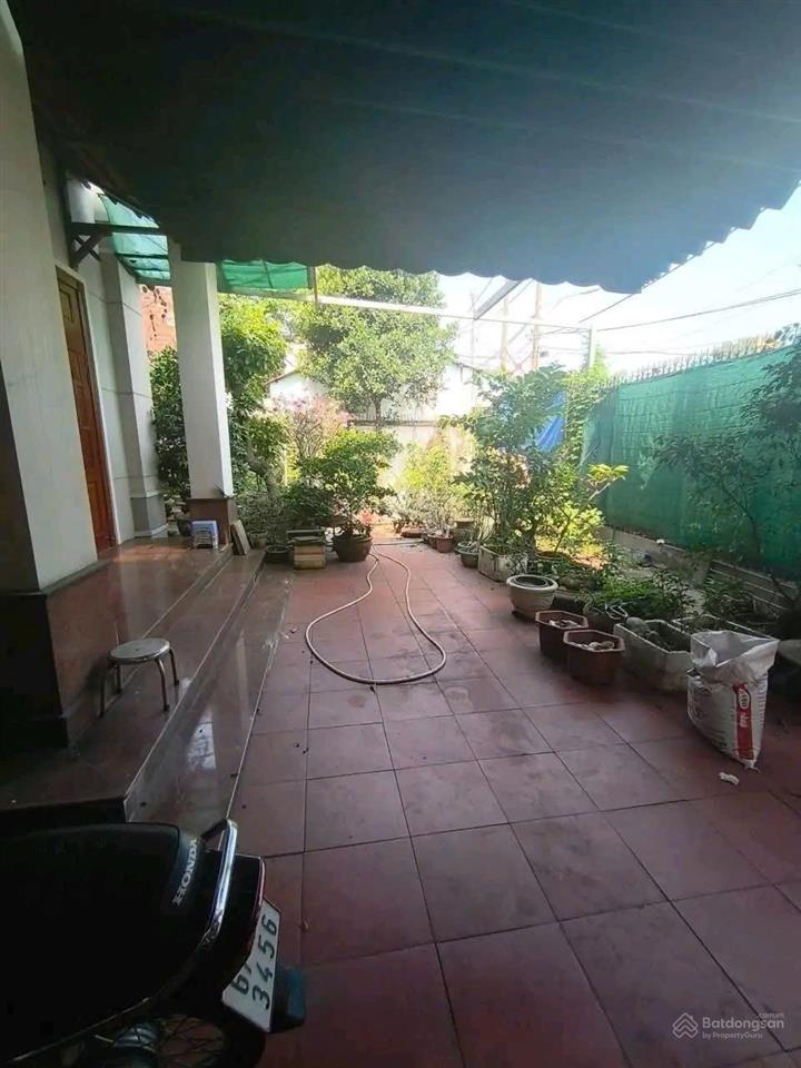 Cho thuê nhà sân vườn mặt tiền kinh doanh  quận 9 (gần lê văn việt)
