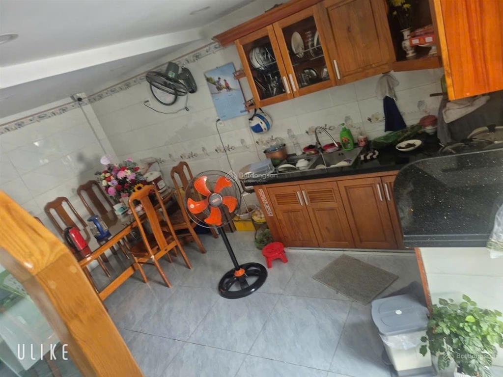 Bán kho xưởng  250 m2  lô góc 2 mặt tiền ngay nguyễn tri phương, dĩ an, tp hcm