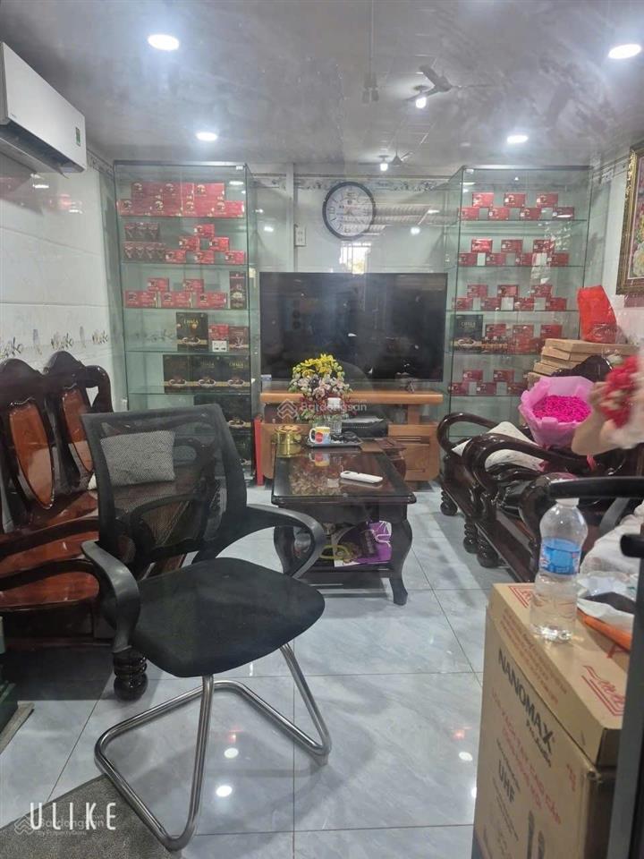 Bán kho xưởng  250 m2  lô góc 2 mặt tiền ngay nguyễn tri phương, dĩ an, tp hcm
