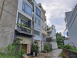 Nhà 5 tầng trần não  mua ở cuối năm, có sẵn dòng tiền 60tr/tháng .