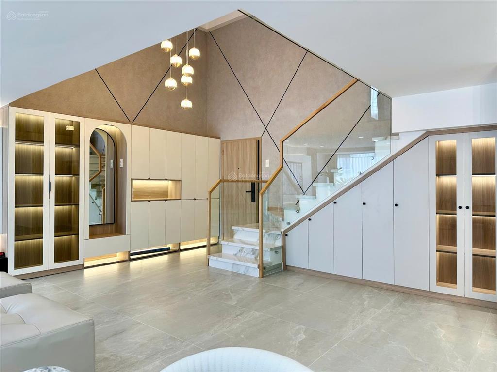 Bán duplex sky garden 1 160m² 4pn nhà mới 100% 9,7 tỷ