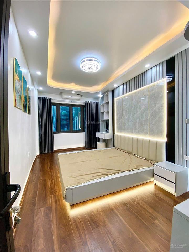 Bán nhà nguyễn xuân khoát  lô góc 3 thoáng thang máy  6 tầng gần ô tô  8 tỷ
