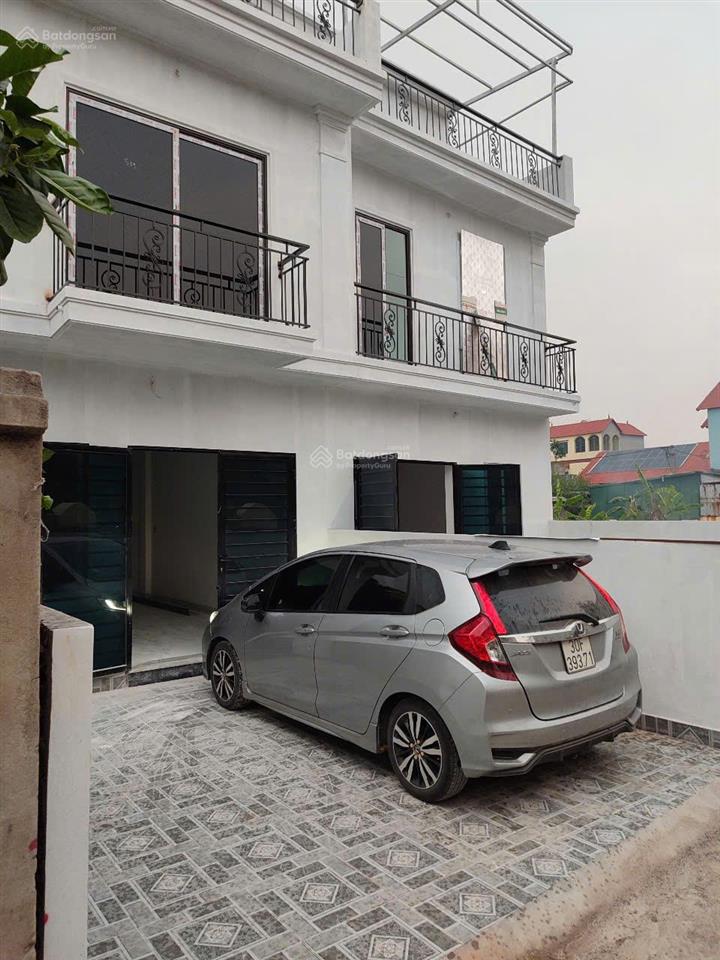 Bán nhà 3 tầng mới xây gần chợ nghĩa lộ  kcn phố nối a, văn lâm ô tô vô tận nhà, hướng tây nam
