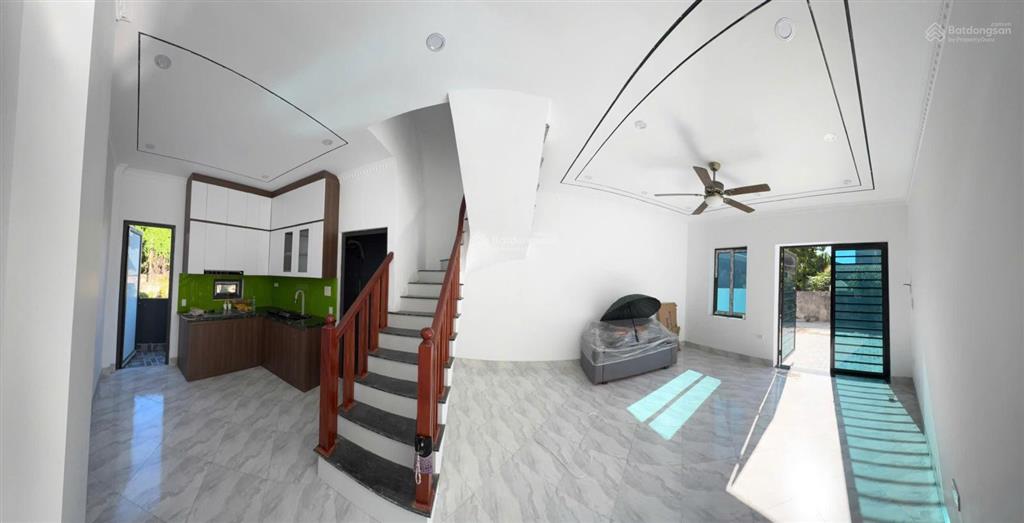 Bán nhà 3 tầng mới xây gần chợ nghĩa lộ  kcn phố nối a, văn lâm ô tô vô tận nhà, hướng tây nam