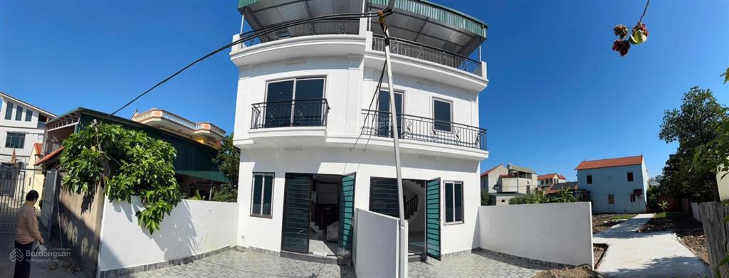 Bán nhà 3 tầng mới xây gần chợ nghĩa lộ  kcn phố nối a, văn lâm ô tô vô tận nhà, hướng tây nam
