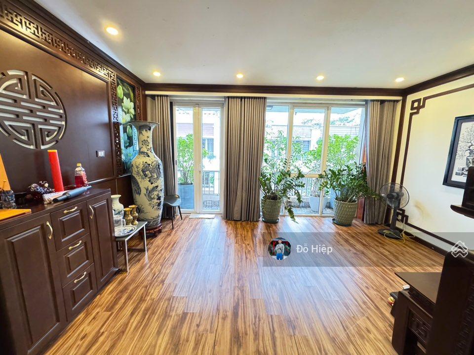 Giảm 2 tỷ nhà kđt linh đàm  vị trí đắc địa đẹp nhất khu