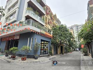 Gia đình cần bán gấp lô góc 2 mặt tiền kđt định công ô tô tránh