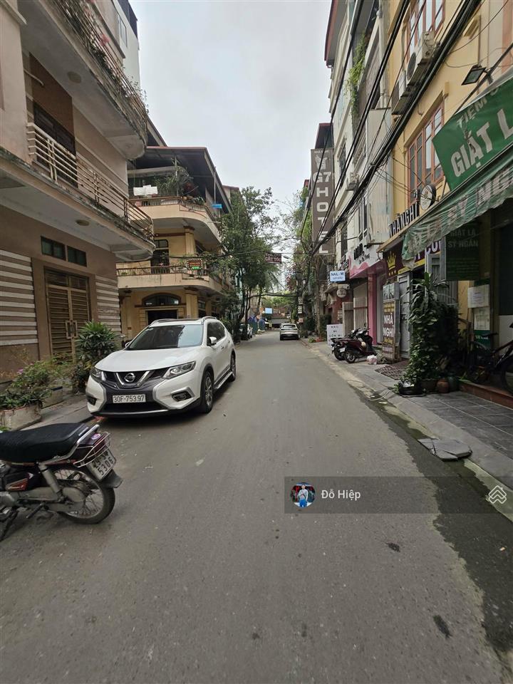 Hiếm nhà phân lô lê văn lương  65m  ô tô tránh  31.9 tỷ