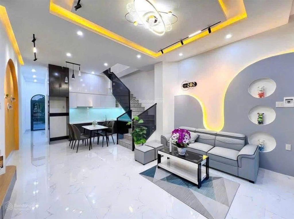 Chính chủ bán nhà lầu mới hoàn thiện ngay cuối đường đồng khởi chỉ 688tr sở hữu ngay