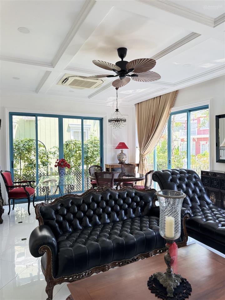 Bán gấp căn villa góc 200m2 có 1 không 2 với nội thất độc đáo và hiếm có tại novaworld phan thiết