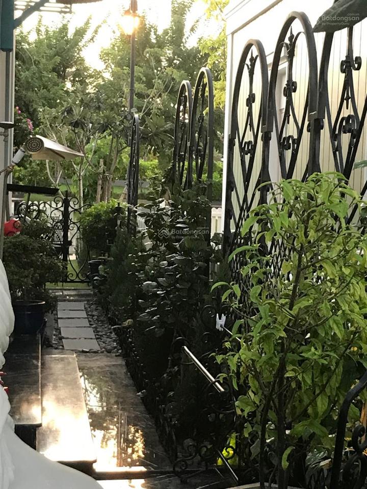 Bán gấp căn villa góc 200m2 có 1 không 2 với nội thất độc đáo và hiếm có tại novaworld phan thiết