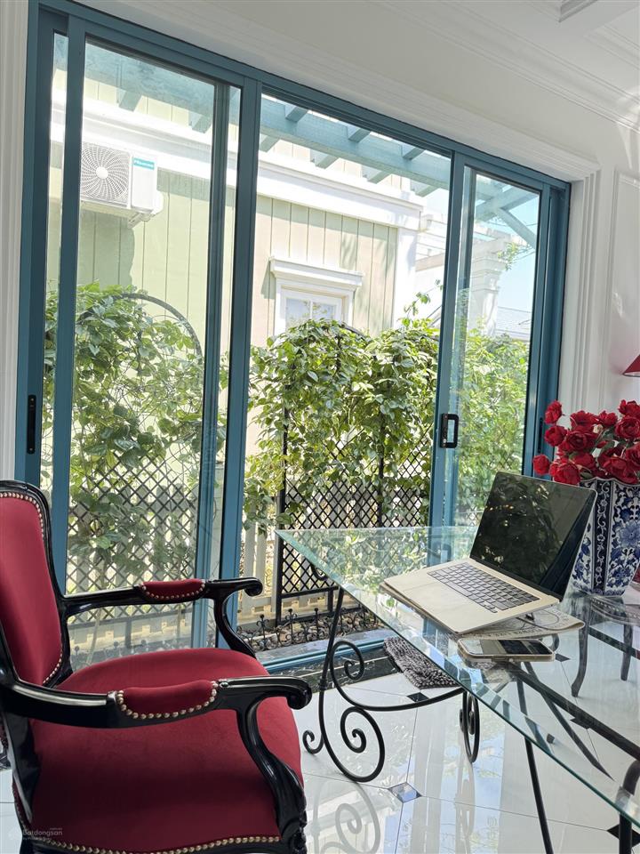Bán gấp căn villa góc 200m2 có 1 không 2 với nội thất độc đáo và hiếm có tại novaworld phan thiết