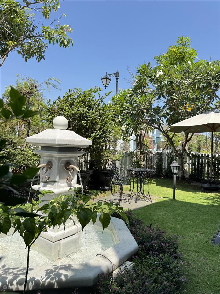 Bán gấp căn villa góc 200m2 có 1 không 2 với nội thất độc đáo và hiếm có tại novaworld phan thiết