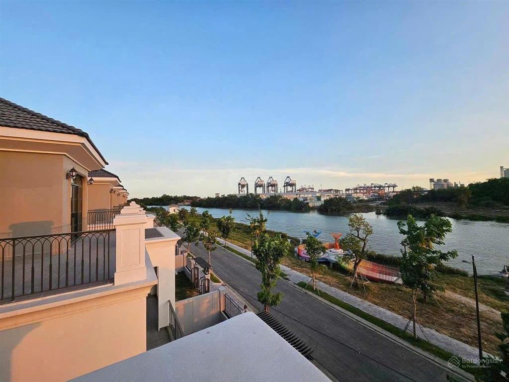 Bán gấp cắt lỗ nhà phố palm city  ngay nút giao cao tốc  vđ3  sổ hồng giá chỉ 11 tỷ