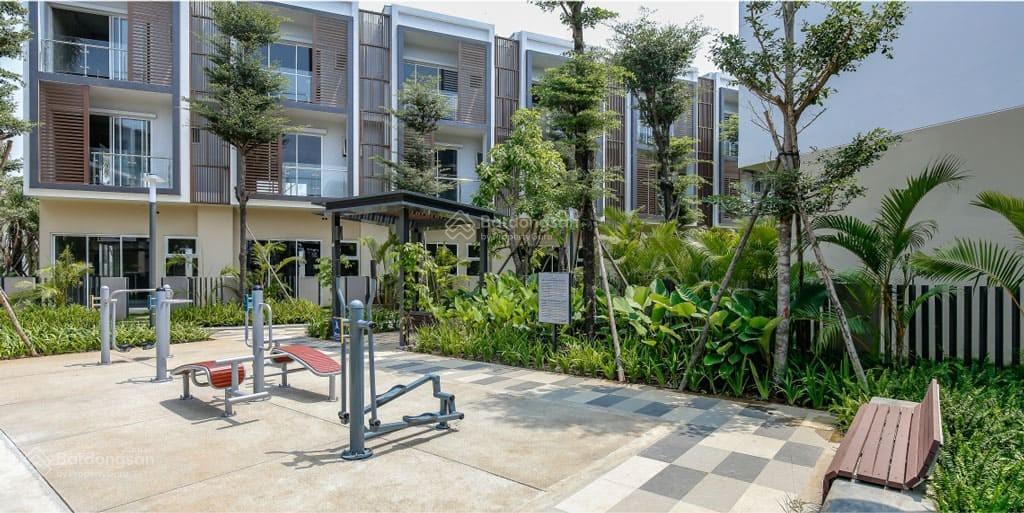 Cho thuê nhà phố palm residence căn góc đẹp, vị trí đắc địa