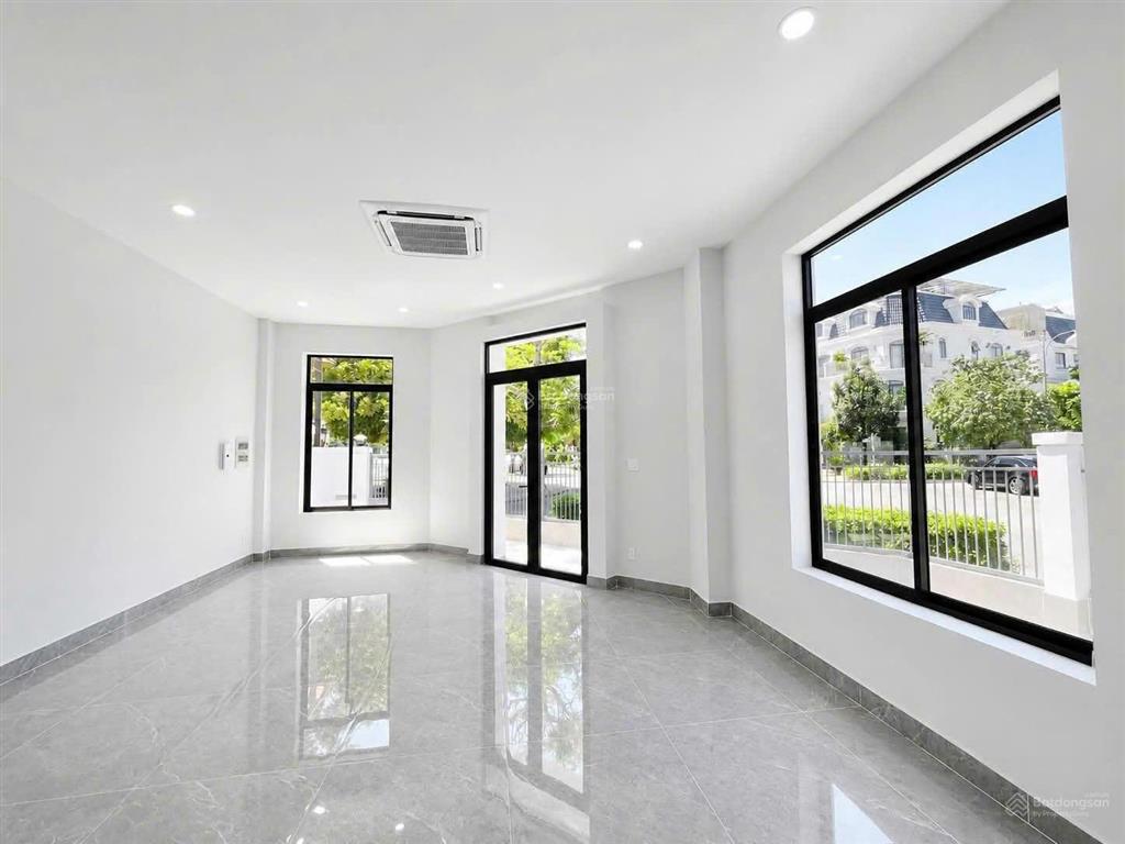 Cho thuê nhà phố góc lakeview city 9x20m  2 mặt tiền, hoàn thiện, trống nhận ngay  44,9 triệu net