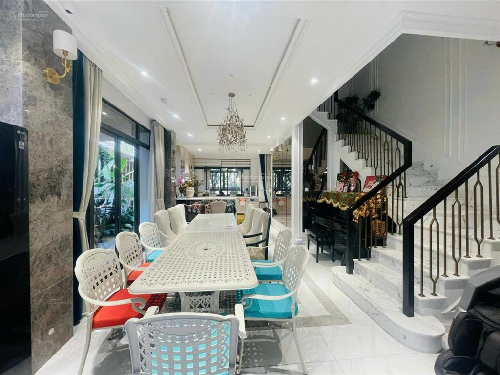 Biệt thự ven hồ lakeview city 176m view hồ thoáng đẹp, nội thất sang trọng, giá 54,99 tỷ