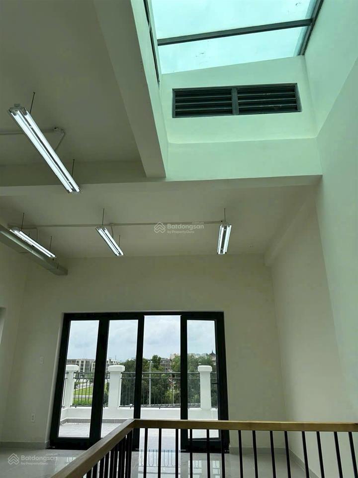 Cho thuê shophouse song hành  căn góc khe  3 mặt thoáng  lakeview city | 45tr/tháng