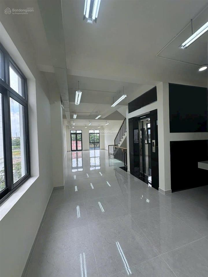 Cho thuê shophouse song hành  căn góc khe  3 mặt thoáng  lakeview city | 45tr/tháng