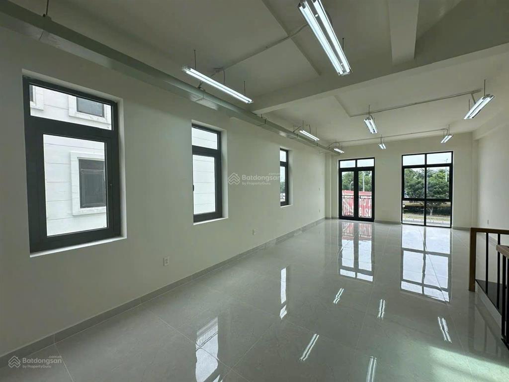 Cho thuê shophouse song hành  căn góc khe  3 mặt thoáng  lakeview city | 45tr/tháng