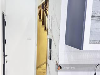 Giá tốt nhất thời điểm hiện tại  nhà 10 tỷ  có thang máy  ngõ thông ba gác đua gần phố.