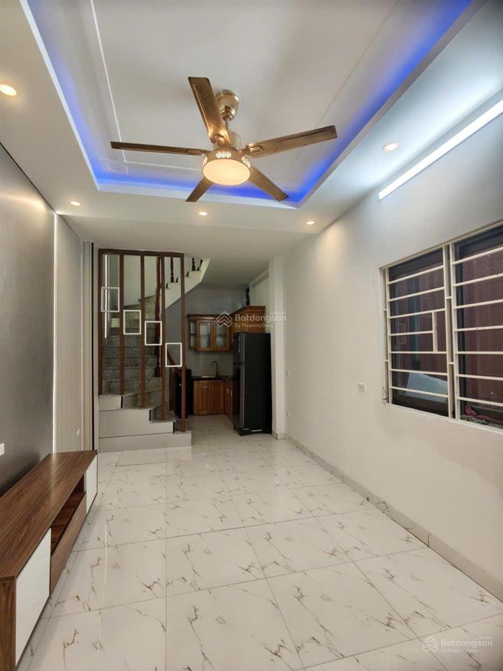 Gia đình bán nhà ỷ la dương nội, nhà đẹp 33m2, 2 thoáng, 3 ngủ sẵn ở ngay ô tô đỗ cổng chỉ 4.88 tỷ