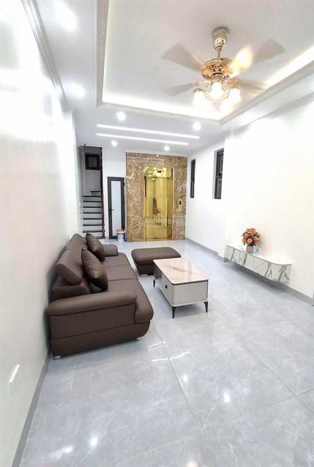 15m ra phố trần phú, ngay ga văn quán hà đông, nhà 6 tầng 35m2 thang máy, sẵn sổ đỏ đẹp chỉ 10.2 tỷ