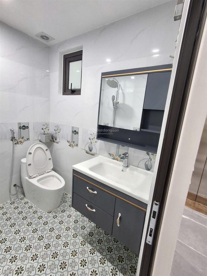 15m ra phố trần phú, ngay ga văn quán hà đông, nhà 6 tầng 35m2 thang máy, sẵn sổ đỏ đẹp chỉ 10.2 tỷ