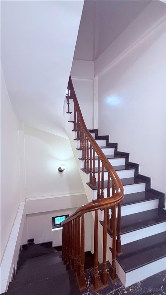 Nhà phố văn quán, ô tô tránh kinh doanh, chủ xây tâm huyết 5 tầng 45m2, mt 4.5m, ở ngay chỉ 9 tỷ
