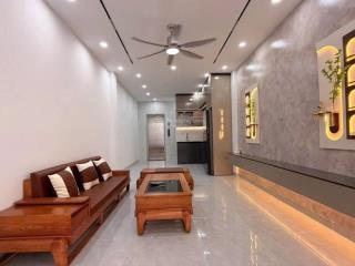 Chỉ 10 tỷ, nhà trần phú văn quán, 5 tầng thang máy, ngõ thông, 20m ra phố lớn, ga văn quán