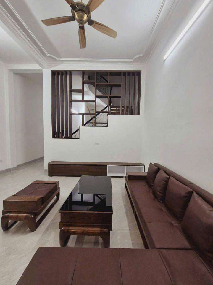 Phố Đặng Tiến Đông 60m2, 4 tầng đẹp, MT4.8m chỉ 13.5 tỷ hiếm quận Đống Đa 