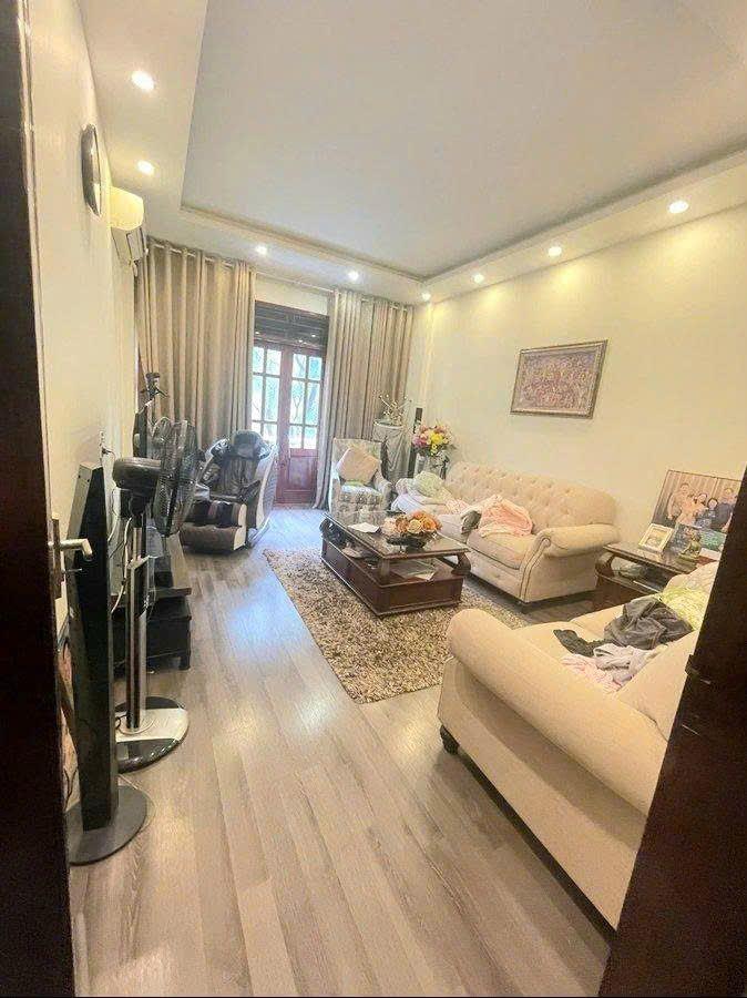 Hiếm phố Nguyễn Chánh 61m2, 5 tầng đẹp, MT4.1m vỉa hè Gara ô tô kinh doanh khu VIP