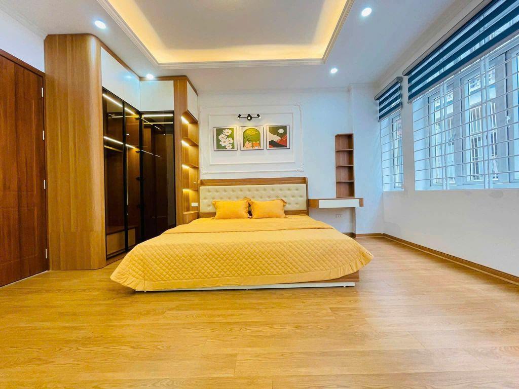 Siêu phẩm phố Khương Trung 35m2, 5T, MT4.8m Gara ô tô tặng full nội thất giá nhỉnh 10 tỷ 