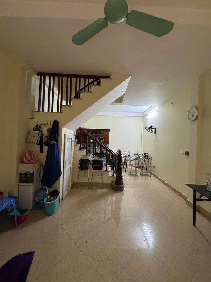 Bán nhà Lê Duẩn 2 thoáng 41m2, 4T, MT4.3m nhỉnh 12 tỷ ô tô đỗ cổng gần Hồ Ba Mẫu