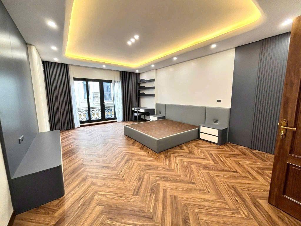  Hạ 1 tỷ mặt phố Võ Văn Dũng 50m2, 9 tầng, mặt tiền 4.5m ngay gần Hồ Hoàng Cầu 