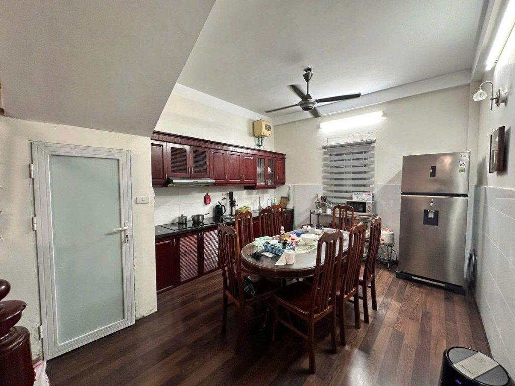 Hạ 500 triệu bán nhà phố Vĩnh Phúc 50m2, 5 tầng đẹp 2 thoáng giá 12.9 tỷ VIP Ba Đình