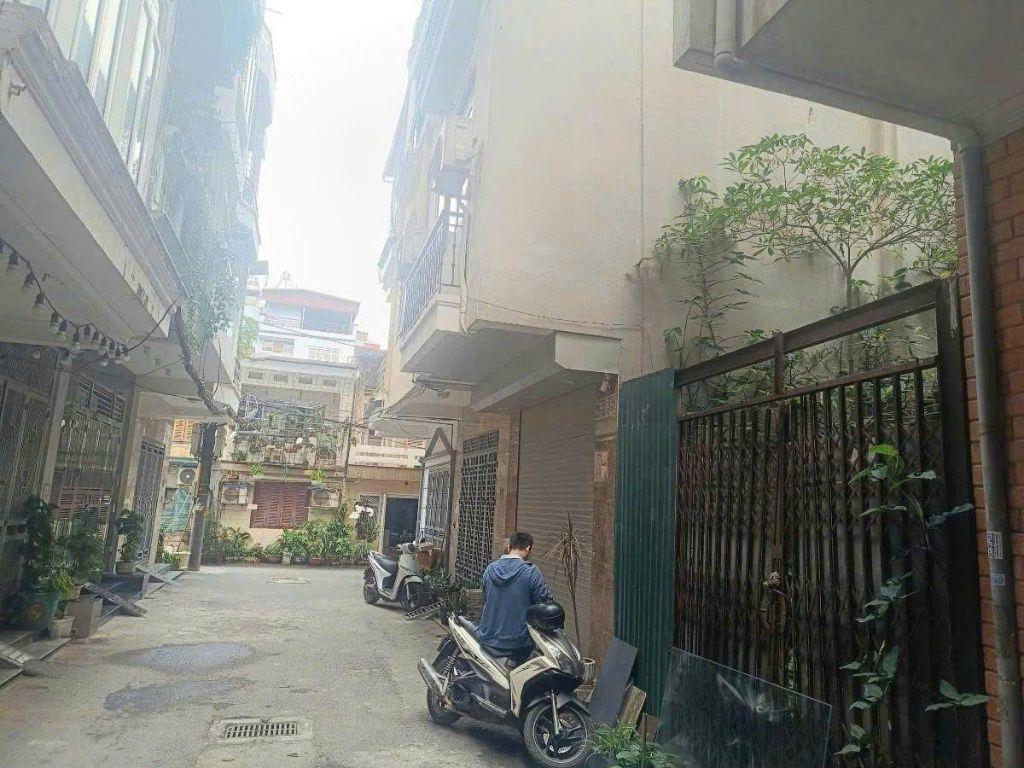  Bán nhà phân lô phố Vũ Tông Phan 38m2, mặt tiền 3.7m ô tô tránh đỗ hiếm thanh Xuân 