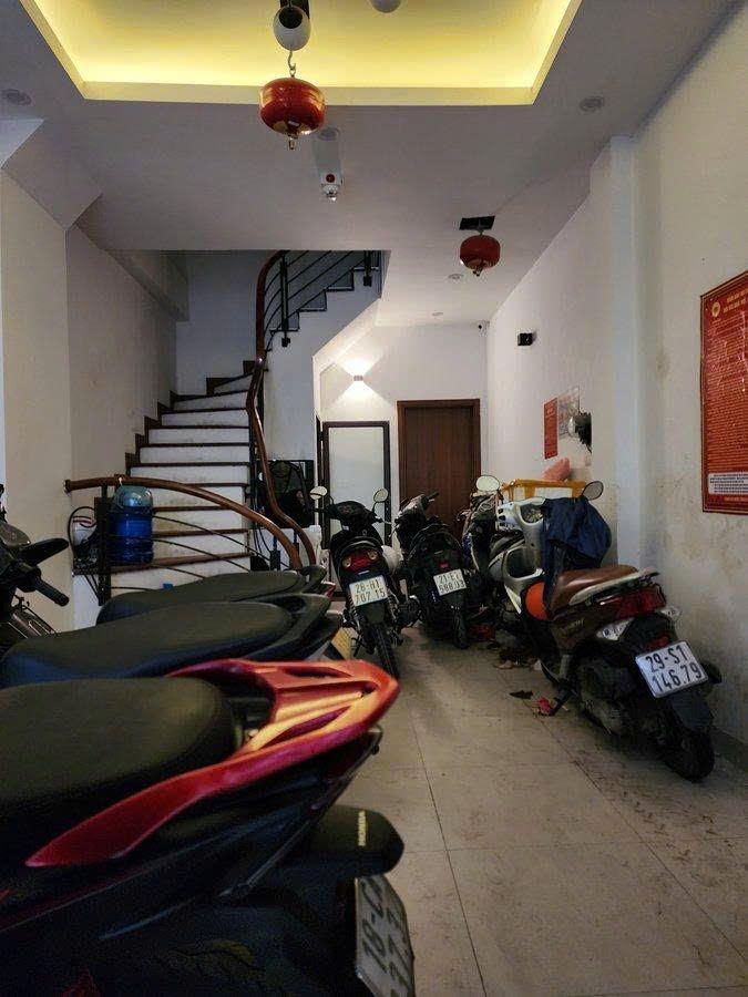 Hiếm Trường Chinh 40m2, 5 tầng dòng tiền 30 tr/tháng nhỉnh 11 tỷ trung tâm Đống Đa 