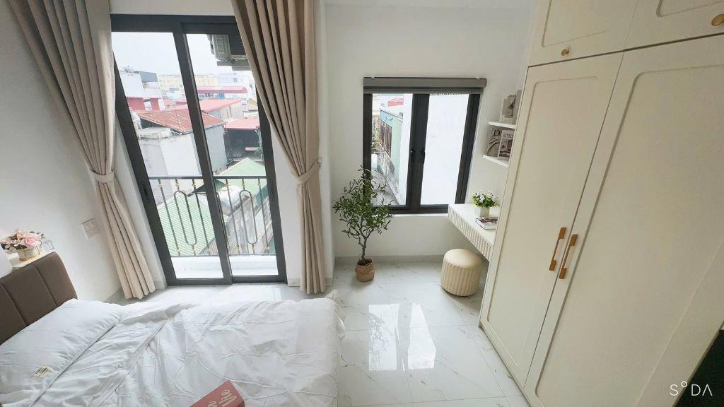 Tòa căn hộ phố Hoàng Văn Thái 98m2, 8T, MT8.4m Gara ô tô 2 thoáng dòng tiền 170tr/tháng 