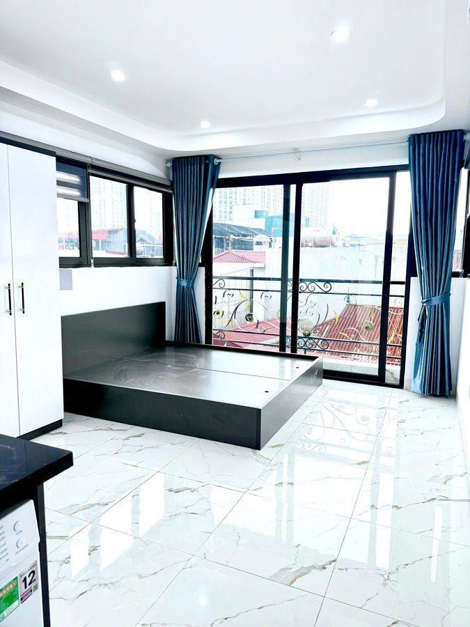 Hạ giá nhà Đường Láng 56m2, 7 tầng mới đẹp, tòa căn hộ dòng tiền 900tr/năm VF3 vào nhà 