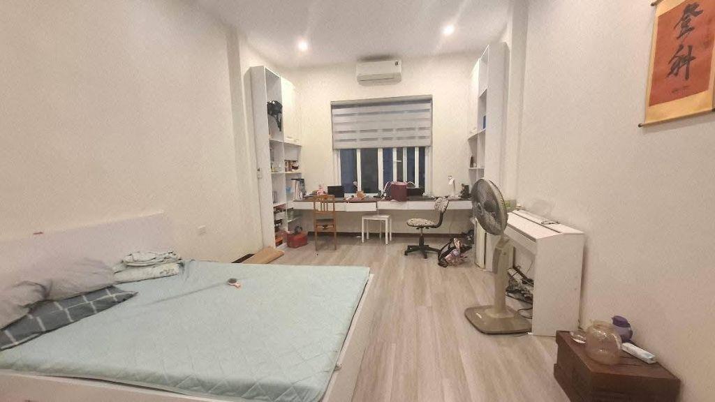 Bán gấp nhà Đặng Tiến Đông 33m2, 4 tầng đẹp ô tô tránh nhỉnh 13 tỷ cực hiếm quận Đống Đa 
