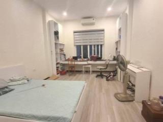 Bán gấp nhà Đặng Tiến Đông 33m2, 4 tầng đẹp ô tô tránh nhỉnh 13 tỷ cực hiếm quận Đống Đa 