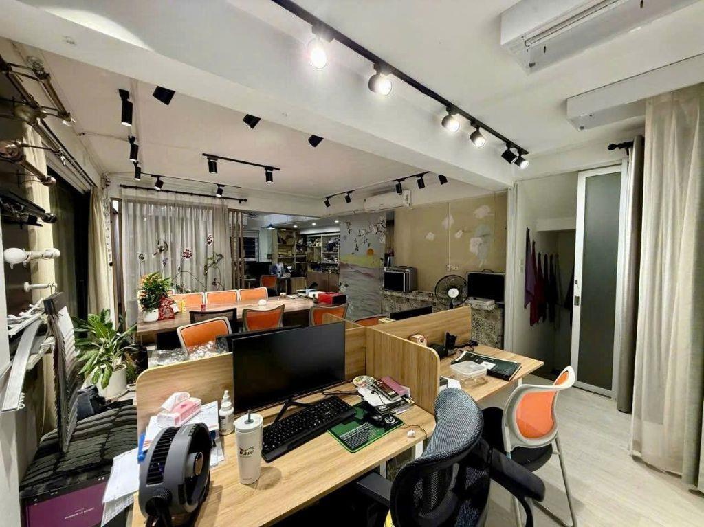 Hạ giá nhà mặt phố Nguyễn Lân 79m2, 5T, mặt tiền 11.8m lô góc hiếm quận Thanh Xuân