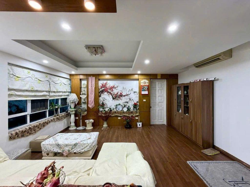 Hạ giá nhà mặt phố Nguyễn Lân 79m2, 5T, mặt tiền 11.8m lô góc hiếm quận Thanh Xuân