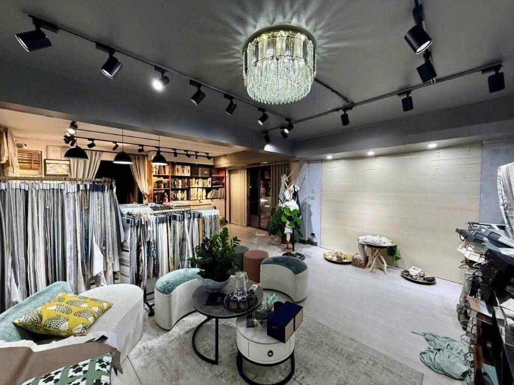Hạ giá nhà mặt phố Nguyễn Lân 79m2, 5T, mặt tiền 11.8m lô góc hiếm quận Thanh Xuân
