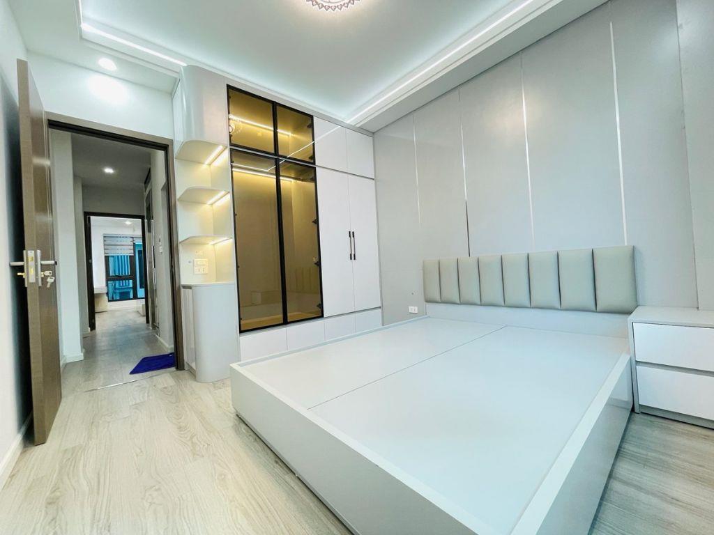  Bán nhà Chùa Láng 38m2, 5 tầng đẹp long lanh full đồ giá 13.9 tỷ trung tâm Đống Đa